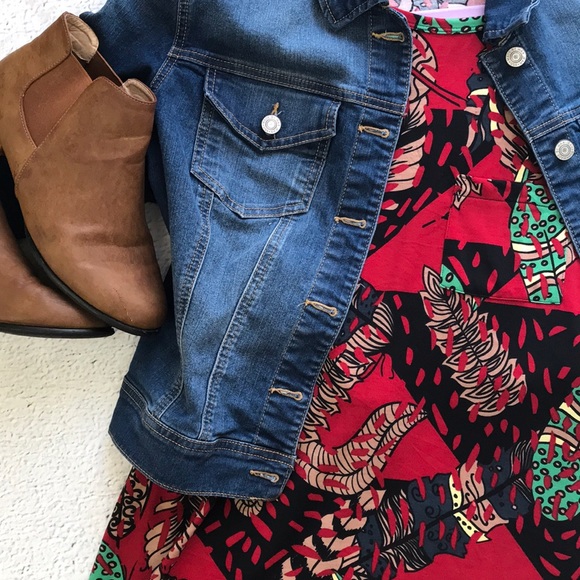 Carly Small Lularoe - Picture 1 of 2